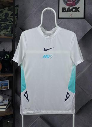 Спортивна футболка nike mercurial