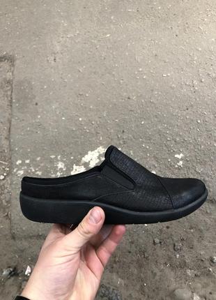 Кожаные тапочки clarks ,мокасины без задника