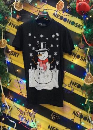 Новорічна святкова футболка з принтом сніговика