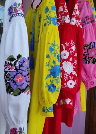 Красивое вышитое платье на 1 сентября в школу школьное платье