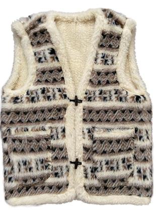Тепла вовняна безрукавка з овчини (еко-шерсть) жіноча хутряна жилетка орнамент 58-604 фото