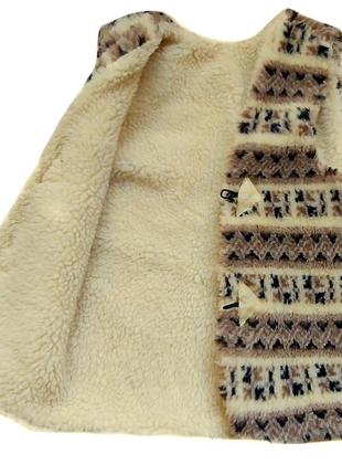 Жіноча хутряна жилетка з овчини (еко-шерсть) тепла вовняна безрукавка орнамент 526 фото