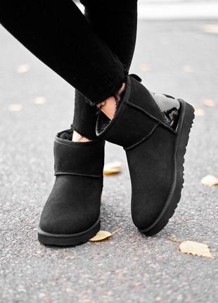 Стильные сапоги ugg classic mini black metallic с натур. мехом5 фото