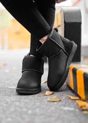 Стильные сапоги ugg classic mini black metallic с натур. мехом9 фото