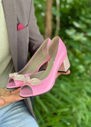 Туфли из натуральной итальянской кожи и замши женские на каблуке с бантиком4 фото