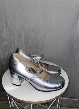 Винтажные серебристые кожаные туфли на широких устойчивых каблуках Англия потолка 23,5см 36-37р missselfridge1 фото