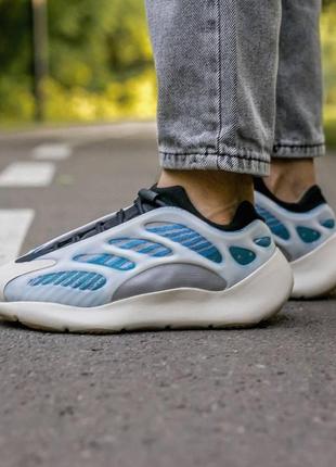 Чоловічі кросівки adidas yeezy boost 700 v3 kyanite 41-42-43-444 фото