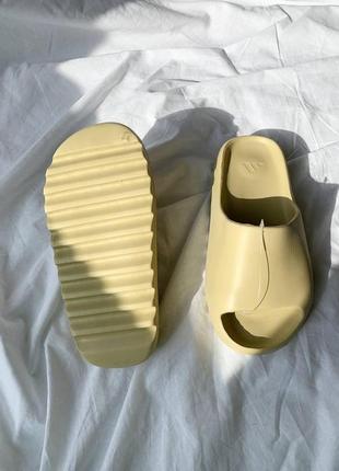 Шльопанці жіночі   adidas yeezy slide адидас изи слайды7 фото