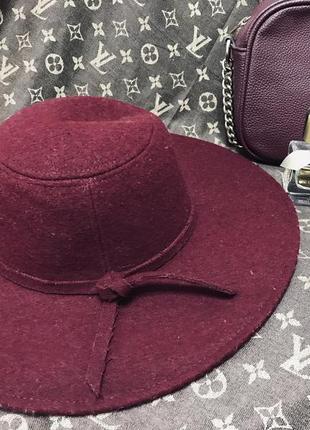 Бордова капелюх