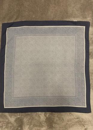 Шейный платок в синих тонах геометрический принт италия3 фото