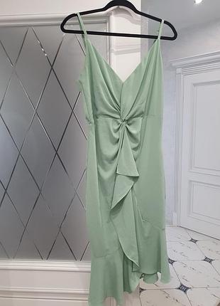 Красивое фисташковое платье