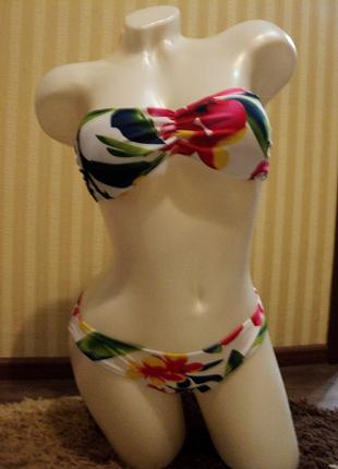 Яркий купальник бандо, летнее настроение, цветочный принт, есть s и м