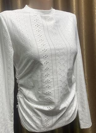 Біла ажурна блузка під прошву з довгим рукавом розмір l6 фото