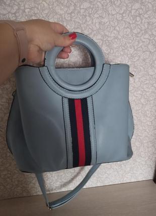 Дуже гарна сумочка в майже ідеальному стані