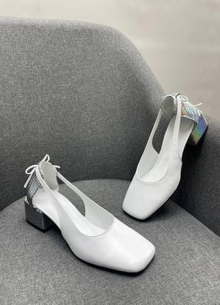 Белые кожаные туфли с квадратным носком много цветов4 фото