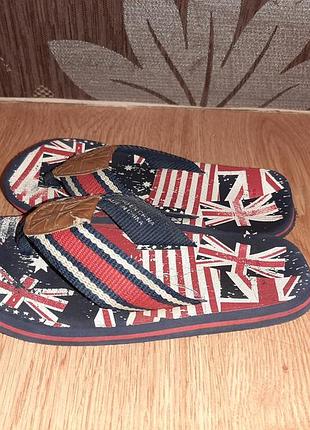 Стильні шльопанці