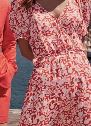 Летнее цветочное платье миди с короткими пышными рукавами натуральное платье из вискозы в цветочный принт с поясом8 фото