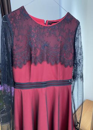Платье бордового цвета с черной сеткой с кружевом6 фото