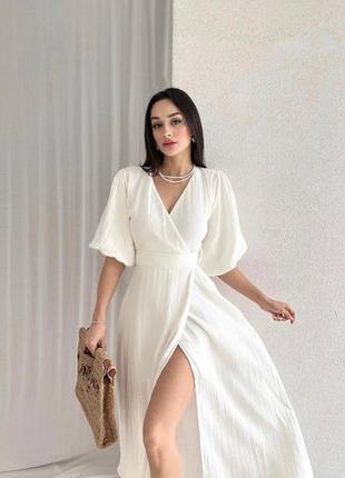 Женское легкое летнее длинное белое платье миди на запах с коротким свободным рукавом2 фото