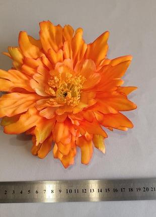 Велика помаранчева квітка-брошка2 фото