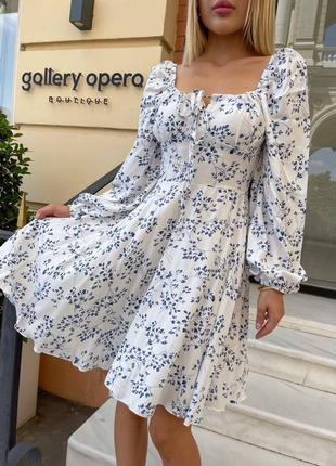 Ніжна сукня у квітковий принт з довгим рукавом