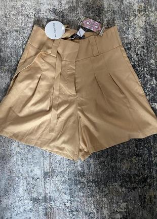 Классические шорты фирмы boohoo