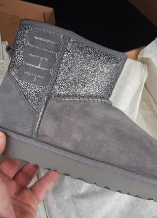 Угги ugg  mini sparkle grey фото в живую логотип