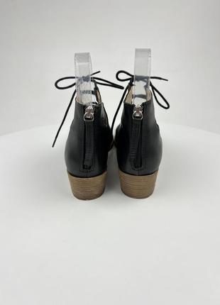 Женские кожаные туфли на каблуке со шнуровками4 фото