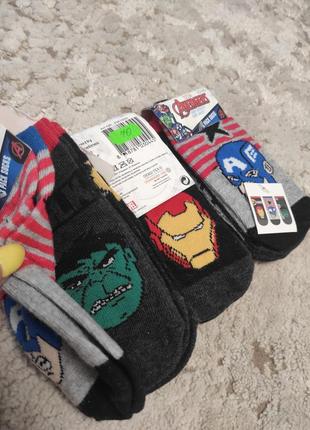 Шкарпетки avengers. набір з трьох пар 23-26р.