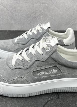 Мужские серые замшевые кеды adidas