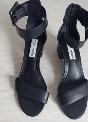 Красивые кожаные босоножки steve madden4 фото