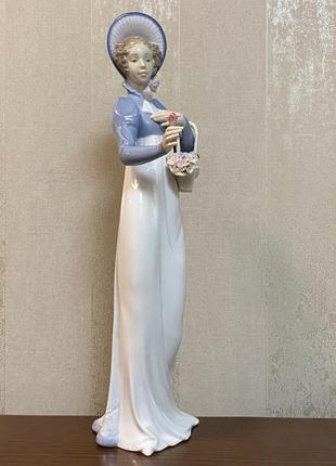 Порцелянова статуетка lladro «квітка для тебе».5 фото