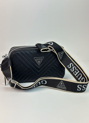 Женская сумка guess zippy snapshot black 21 х 12.5 х 7 см