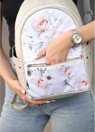 Жіночий рюкзак з квітковим білим принтом2 фото