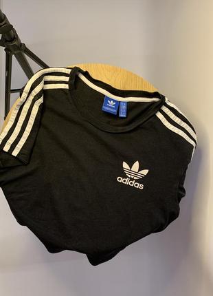 Вкорочена футболка топ adidas2 фото