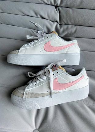 Nike blazer platform жіночі масивні кеди найк білі рожеві весняні літні массивные кеды кроссовки белые с розовым высокая подошва лето весна1 фото