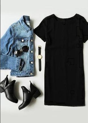 Чорна літня пряма сукня
