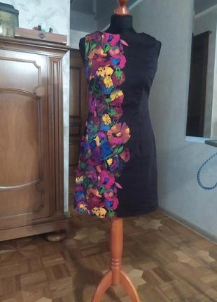 Платье футляр с цветочным принтом1 фото