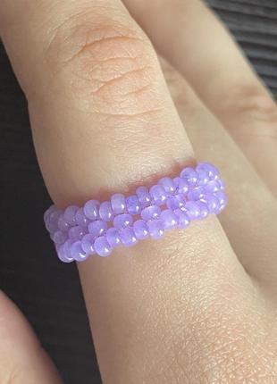 Классическая кольца из бисера в фиолетовом цвете