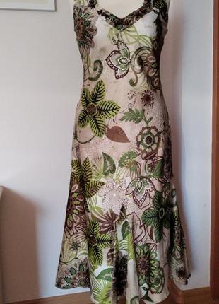 Великолепное летнее платье в зелено-коричневом принте платье сарафан