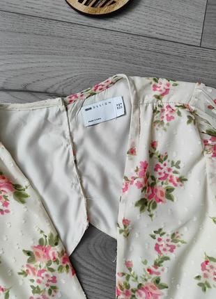 Сукня в квітковий принт asos l / плаття / квіти / з кільцем / виріз / з відкритою спиною/ об'ємними рукавами3 фото
