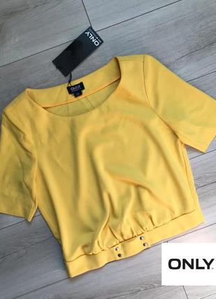 Ошатна блуза топ жовтого кольору only з подушечками на плечах