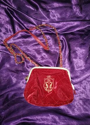 Красная бархатная вечерняя сумочка на длинной ручке1 фото