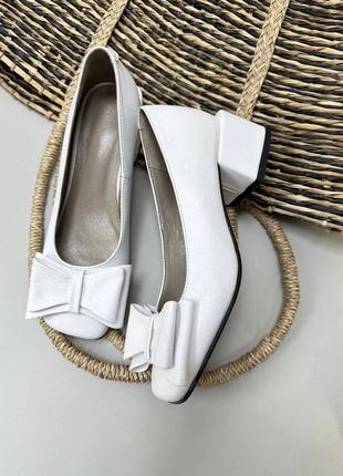 Эксклюзивные туфли из итальянской кожи и замши женские на каблуке с бантиком3 фото