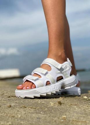 Босоніжки жіночі сандалії fila disruptor sandal white5 фото