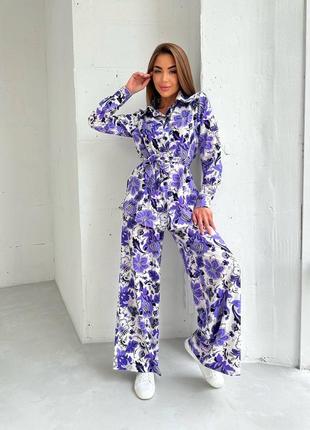 Легкий летний костюм с узорами в пижамном стиле