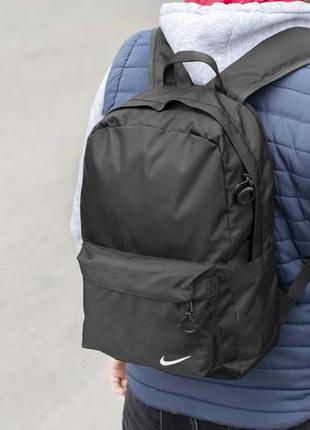 Міський спортивний чоловічий рюкзак nike тканинний чорний повсякденний для тренувань стильний на 20 літрів6 фото