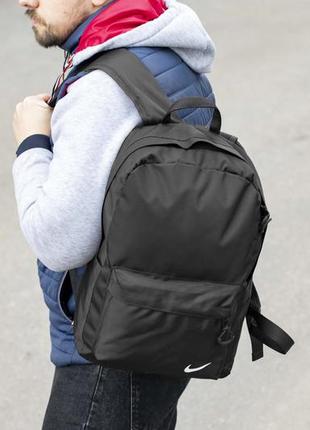 Міський спортивний чоловічий рюкзак nike тканинний чорний повсякденний для тренувань стильний на 20 літрів5 фото