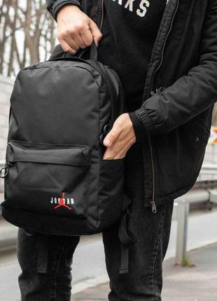 Спортивний рюкзак jordan чоловічий чорний тканинний на 20 літрів повсякденний з відділом для ноутбука7 фото
