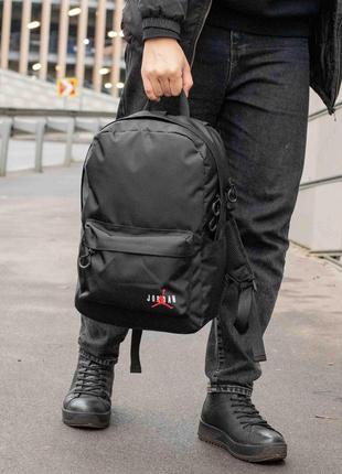 Спортивний рюкзак jordan чоловічий чорний тканинний на 20 літрів повсякденний з відділом для ноутбука